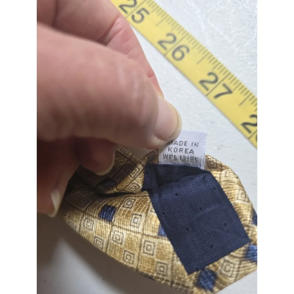 Pierre Cardin Mens Classic Geometric Yellow Silk Necktie Vintage Business Formal